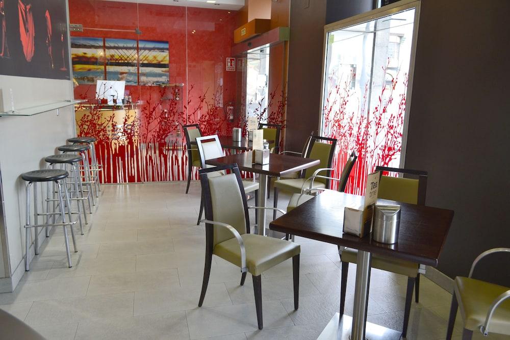 Hotel Alda Palacio Valdes อาบีเลส ภายนอก รูปภาพ
